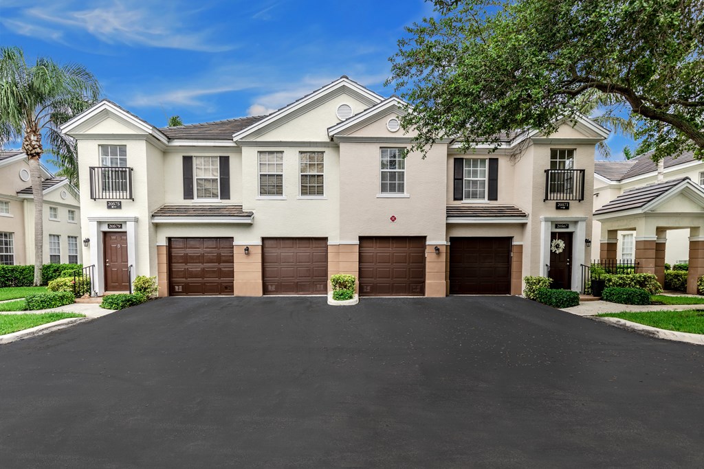 The Charleston Apartment Boca Raton